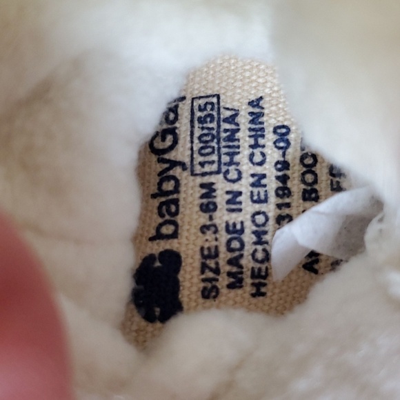 Baby Gap Apre Bootie faux fur red laces 3 -6 month - Picture 6 of 6